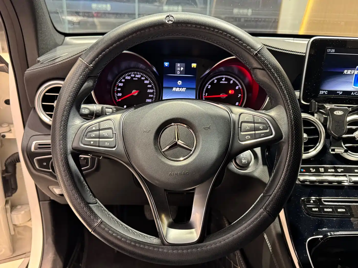 Mercedes-Benz GLC 2019 Model GLC 200 L 4MATIC фото 13