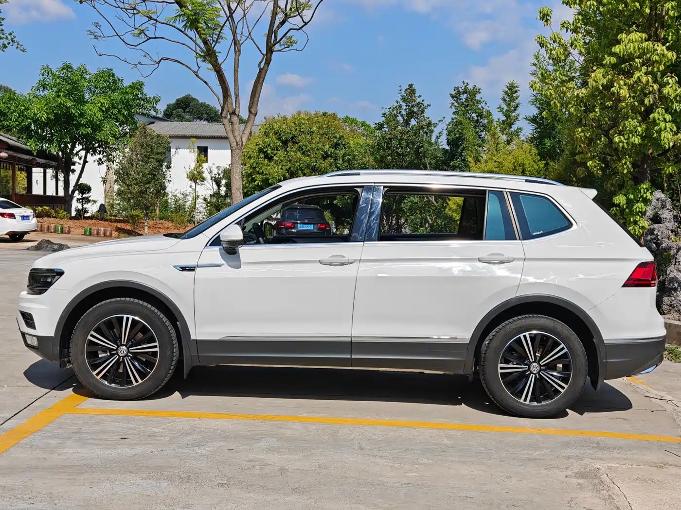Volkswagen Tiguan L 2017 380TSI Automatic 4WD Luxury Edition фото 10