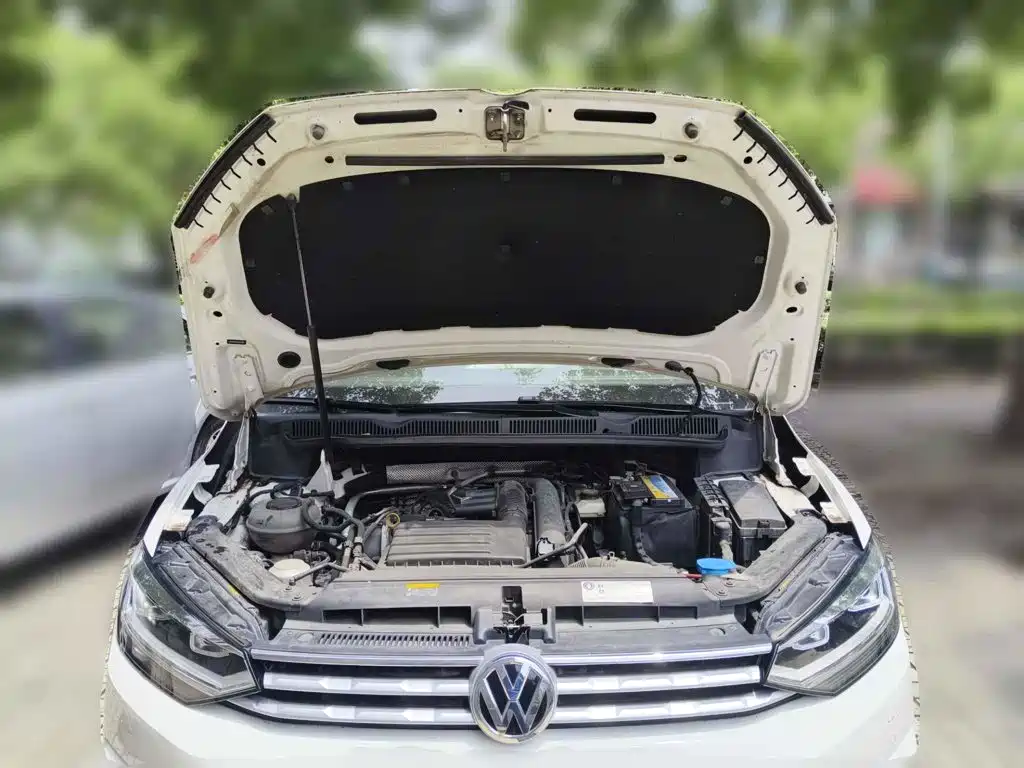 Фото 3 - Volkswagen Touran