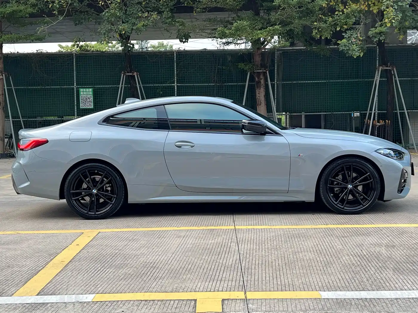 BMW 4 Series 2022 Facelift 425i M Sport Shadow Edition фото 2