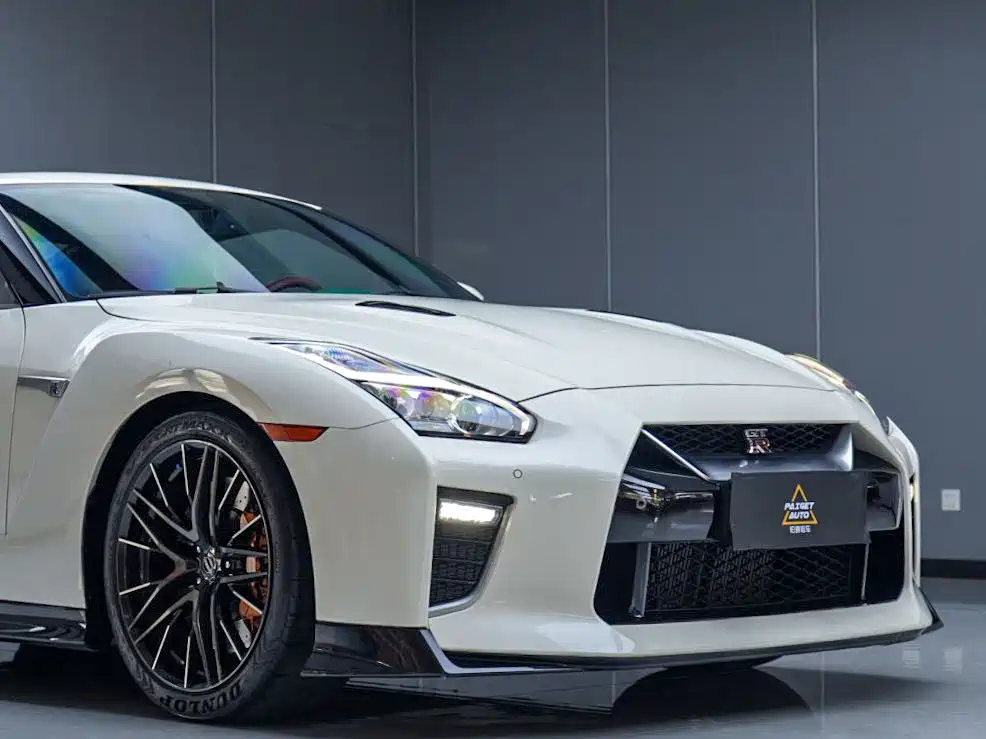 Nissan GT-R, миниатюра 3
