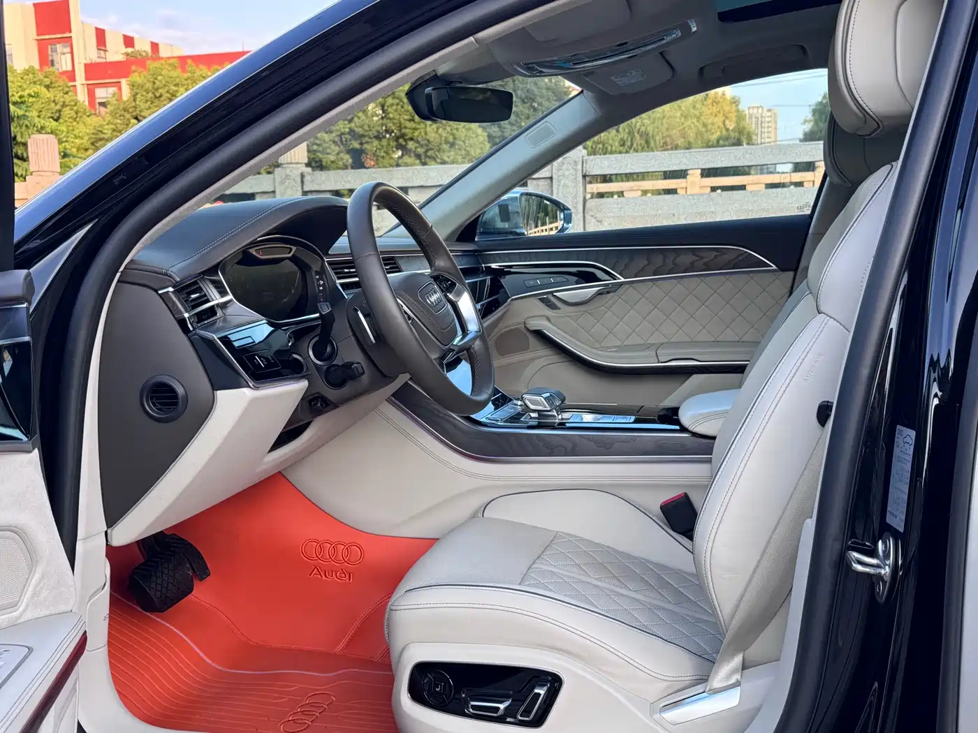 Фото 6 - Audi A8