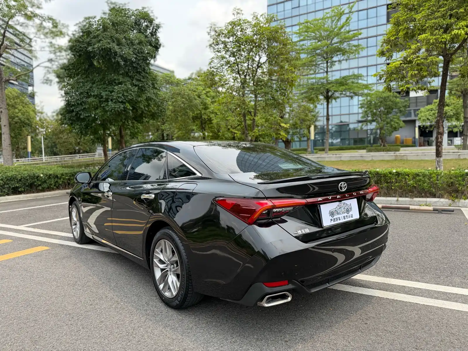 Фото 9 - Toyota Avalon
