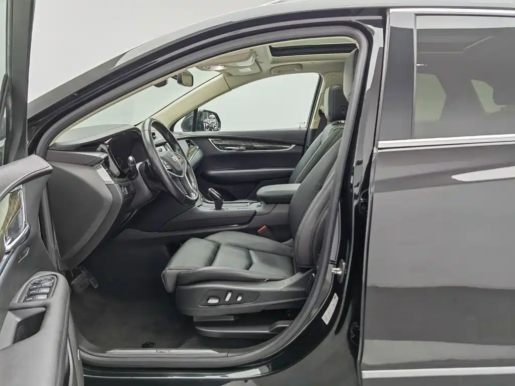 Cadillac XT5 2016 2016 28T AWD Luxury Model