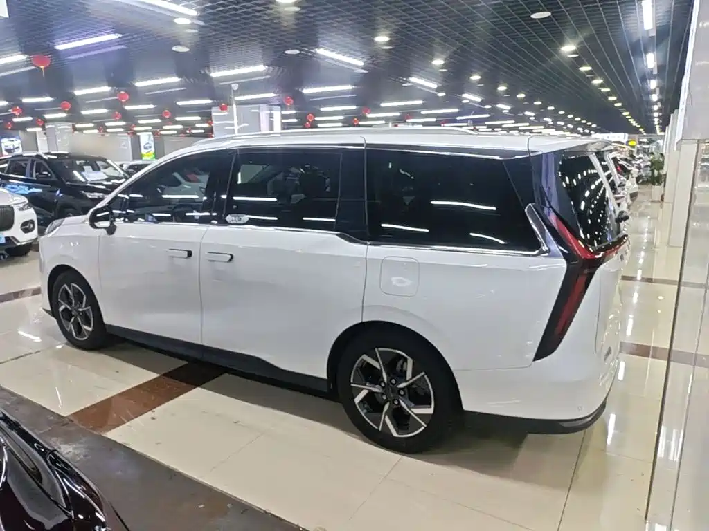SAIC Maxus Maxus G70 2024 2024 Model 2.0T Automatic Flagship 7-Seater