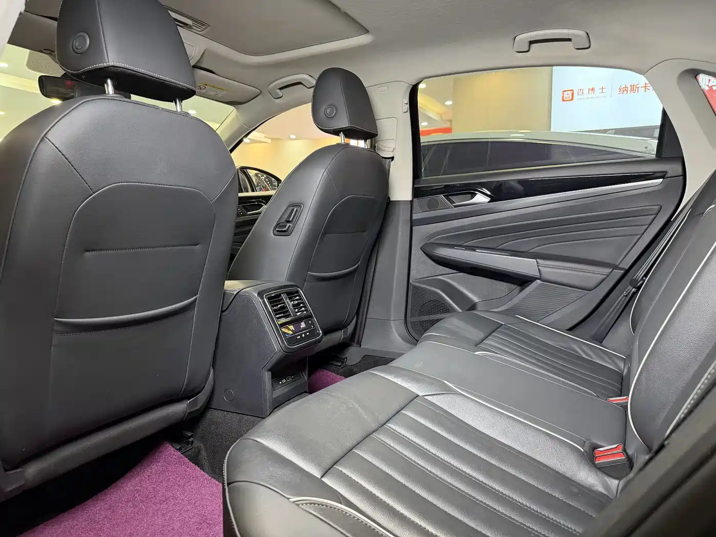 Volkswagen Passat 2023 280TSI Elite Edition фото 11