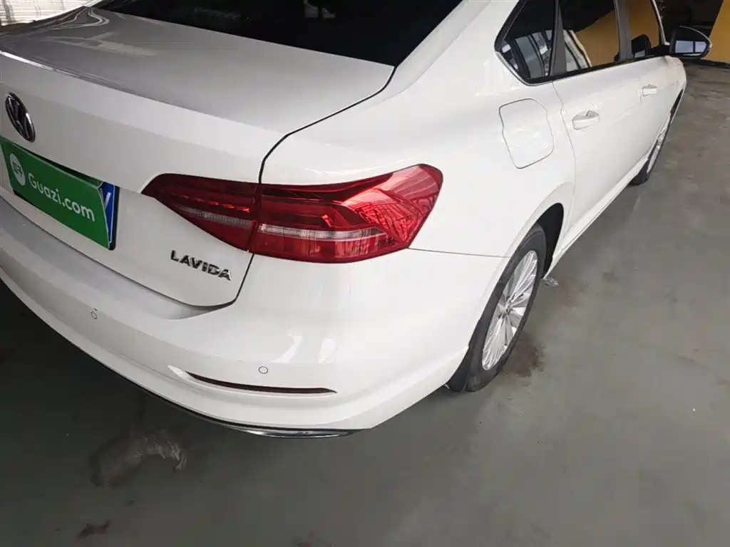Volkswagen Lavida 2019 1.5L Automatic Comfort Edition China VI фото 8