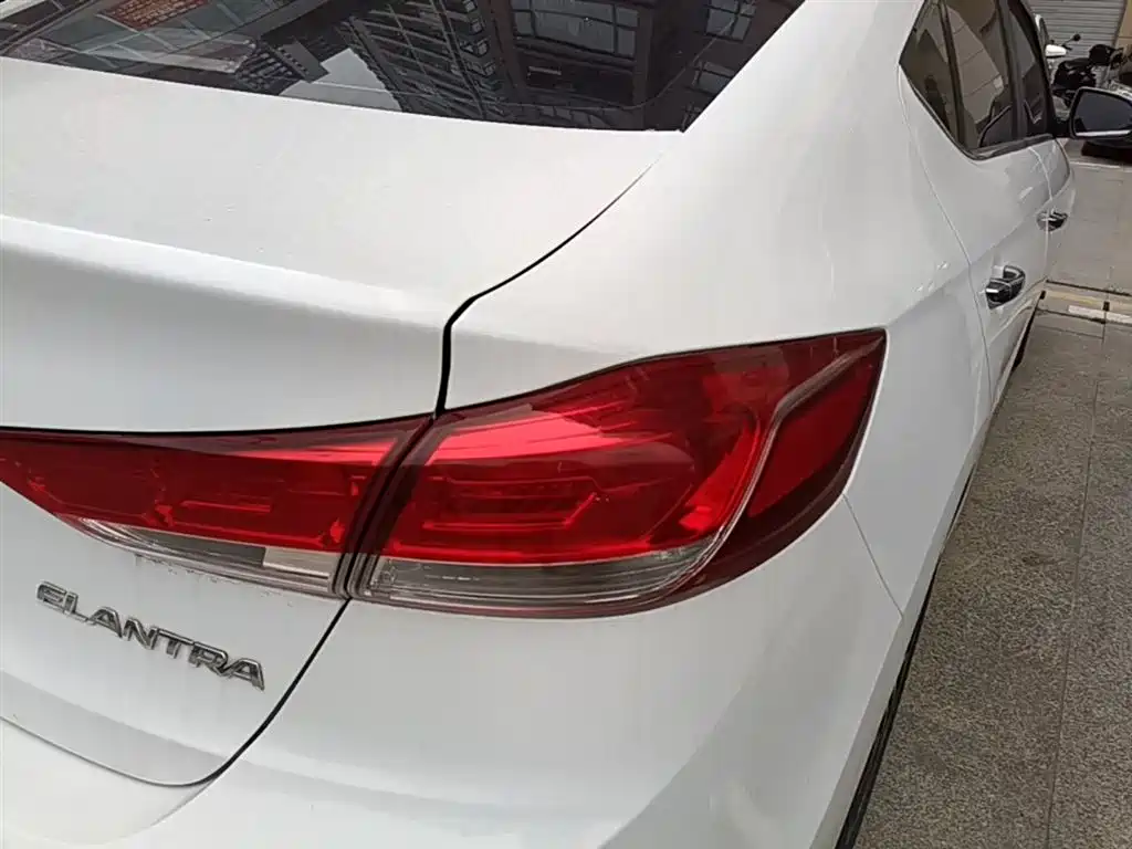 Hyundai Elantra 2020 1.5L CVT Smart Style·Elite фото 8