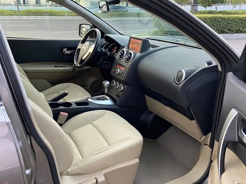 Nissan Qashqai 2012 2012 2.0XV Thunder CVT 2WD