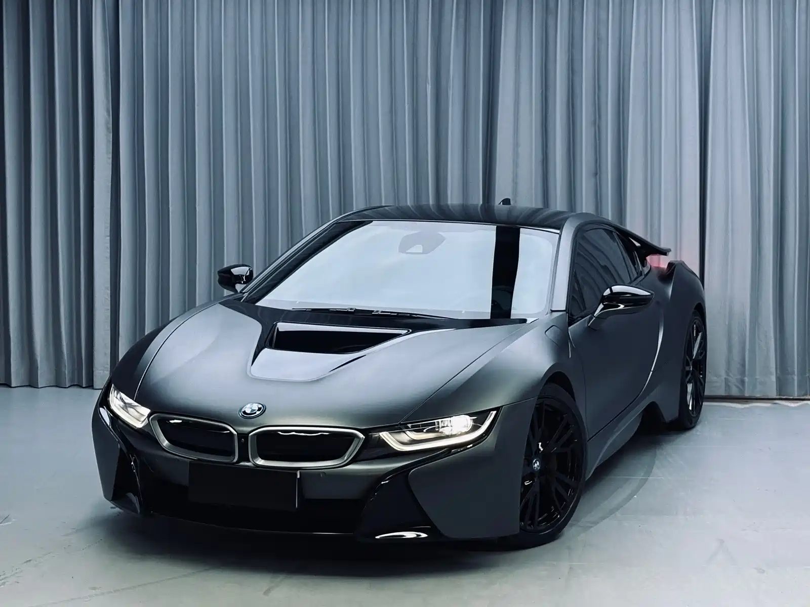 Фото 3 - BMW i8