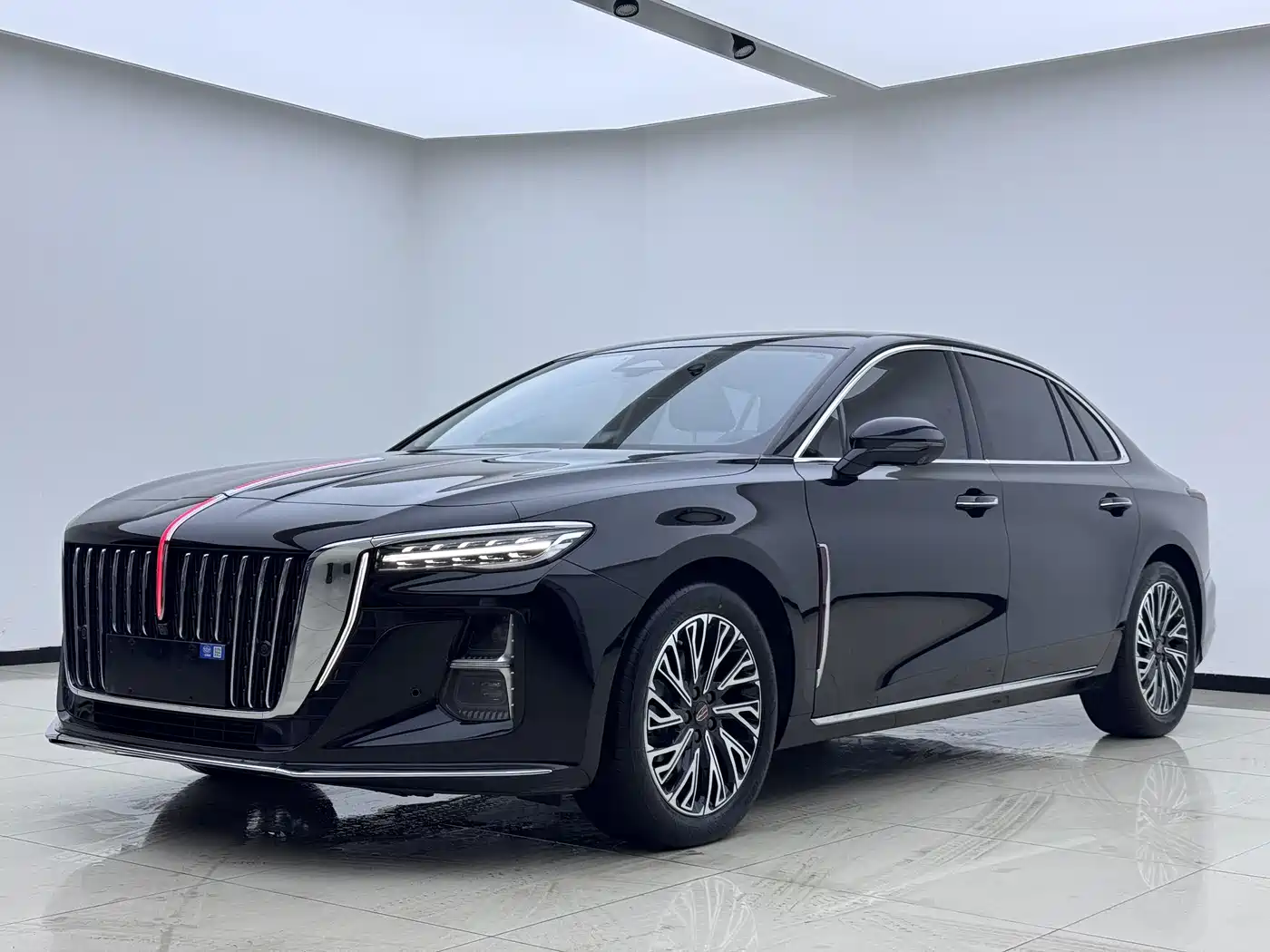 Hongqi H5 2024 2.0T Automatic Smart Connect Flag Smooth Edition