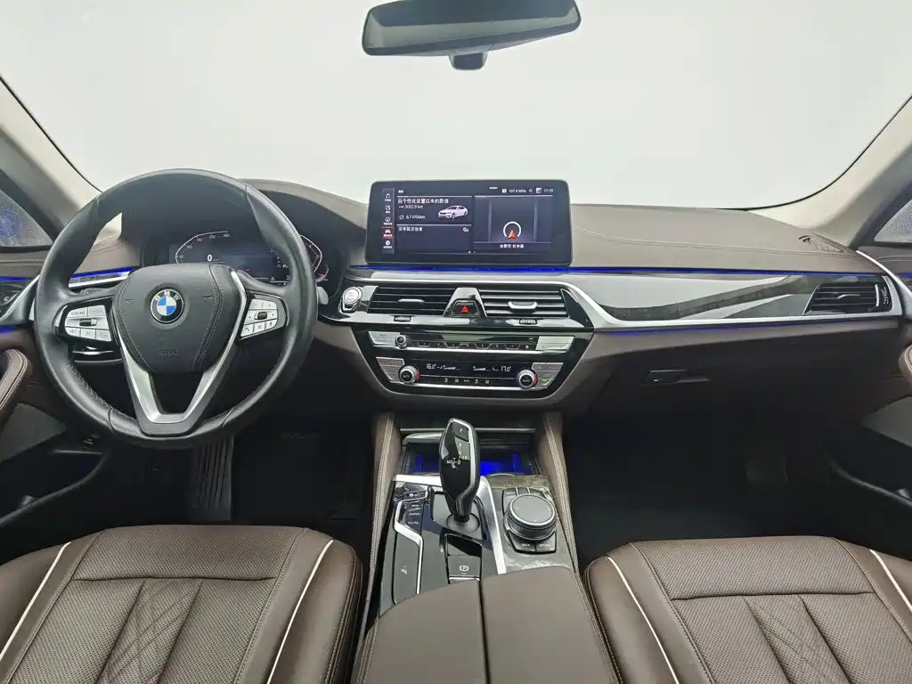 Photo 5 - BMW 5 Series