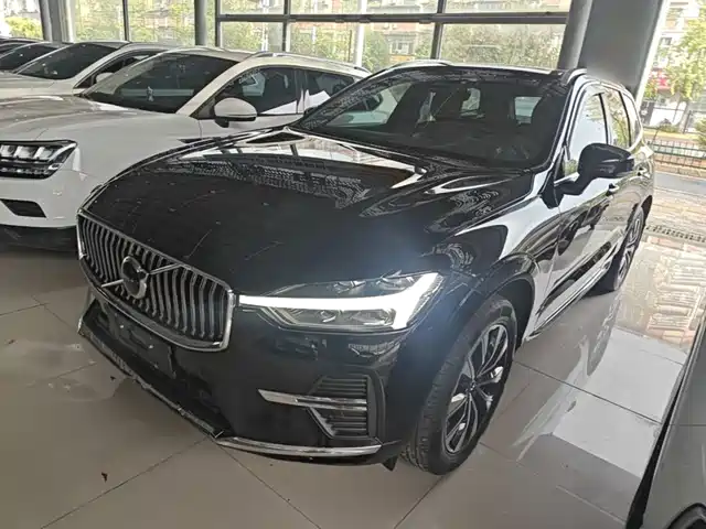 Volvo XC60 B5, Полный привод, Смарт Люкс