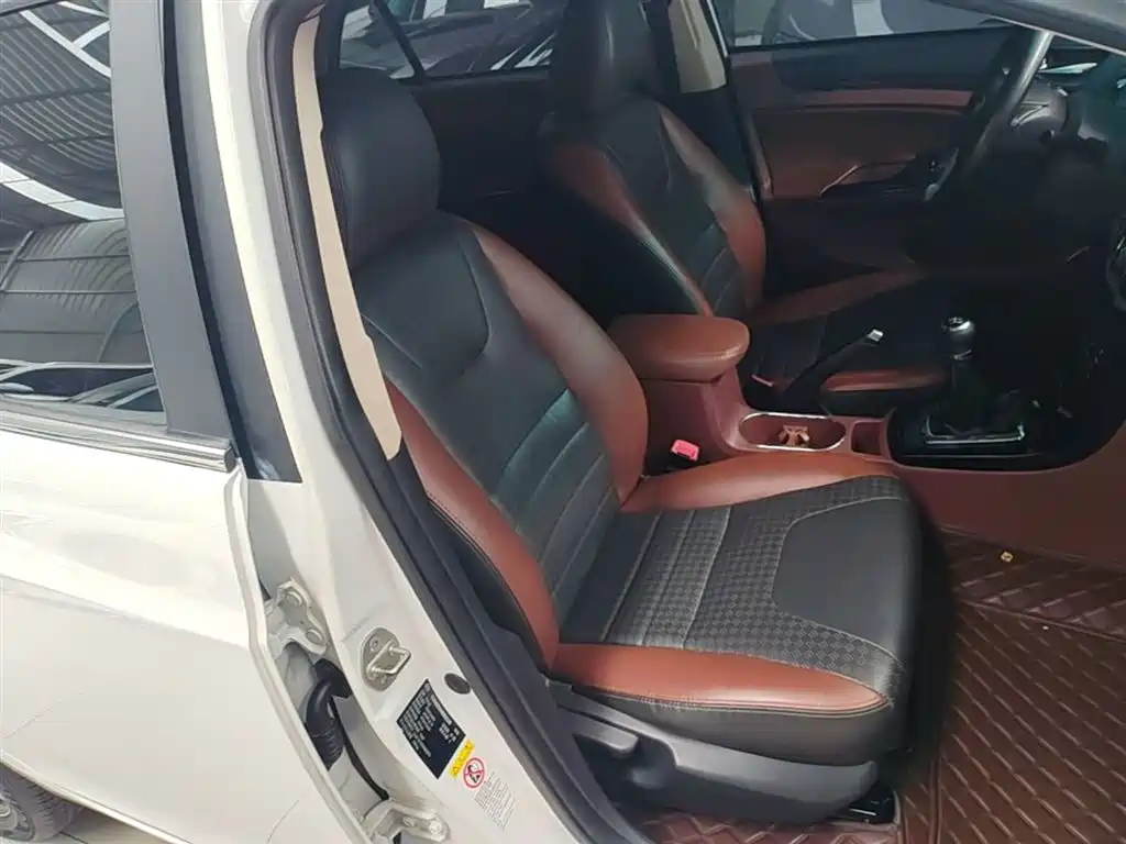BYD Surui 2015 1.5L Manual Luxury фото 25