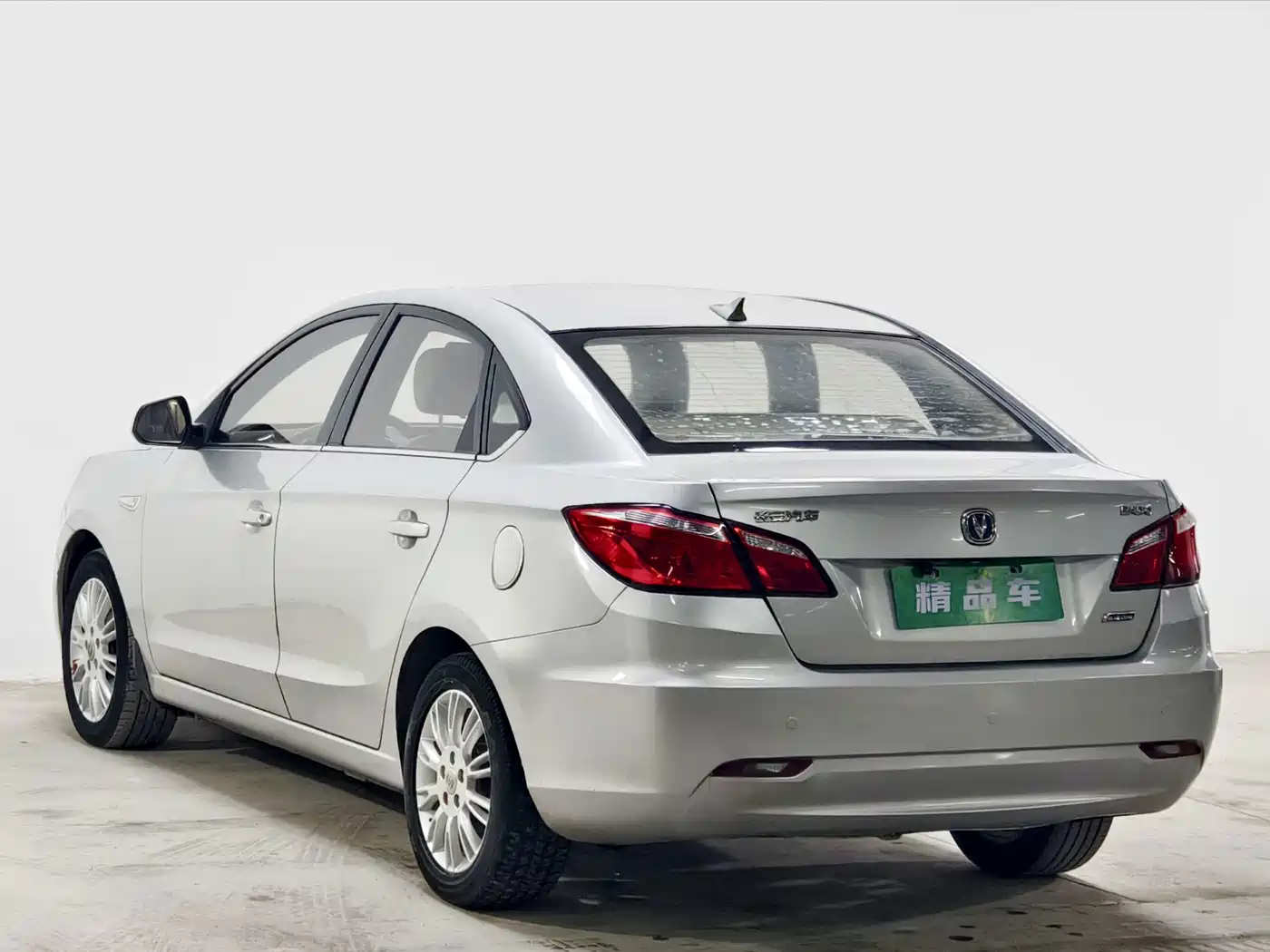 Фото 6 - Changan Eado