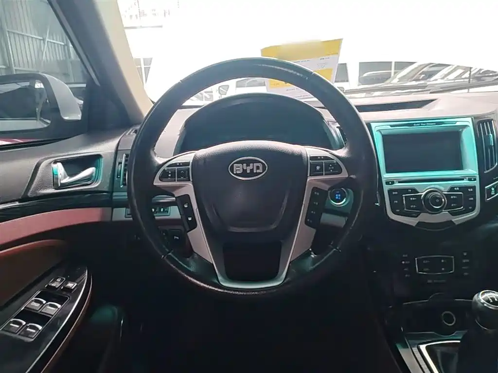 BYD Surui 2015 1.5L Manual Luxury фото 11