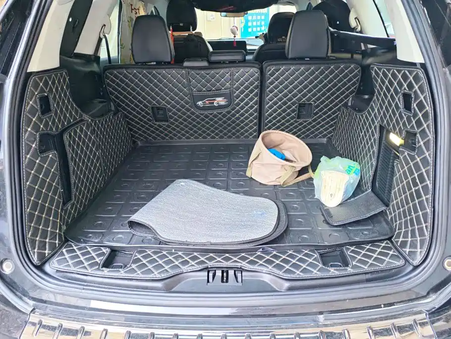Photo 4 - Ford Edge