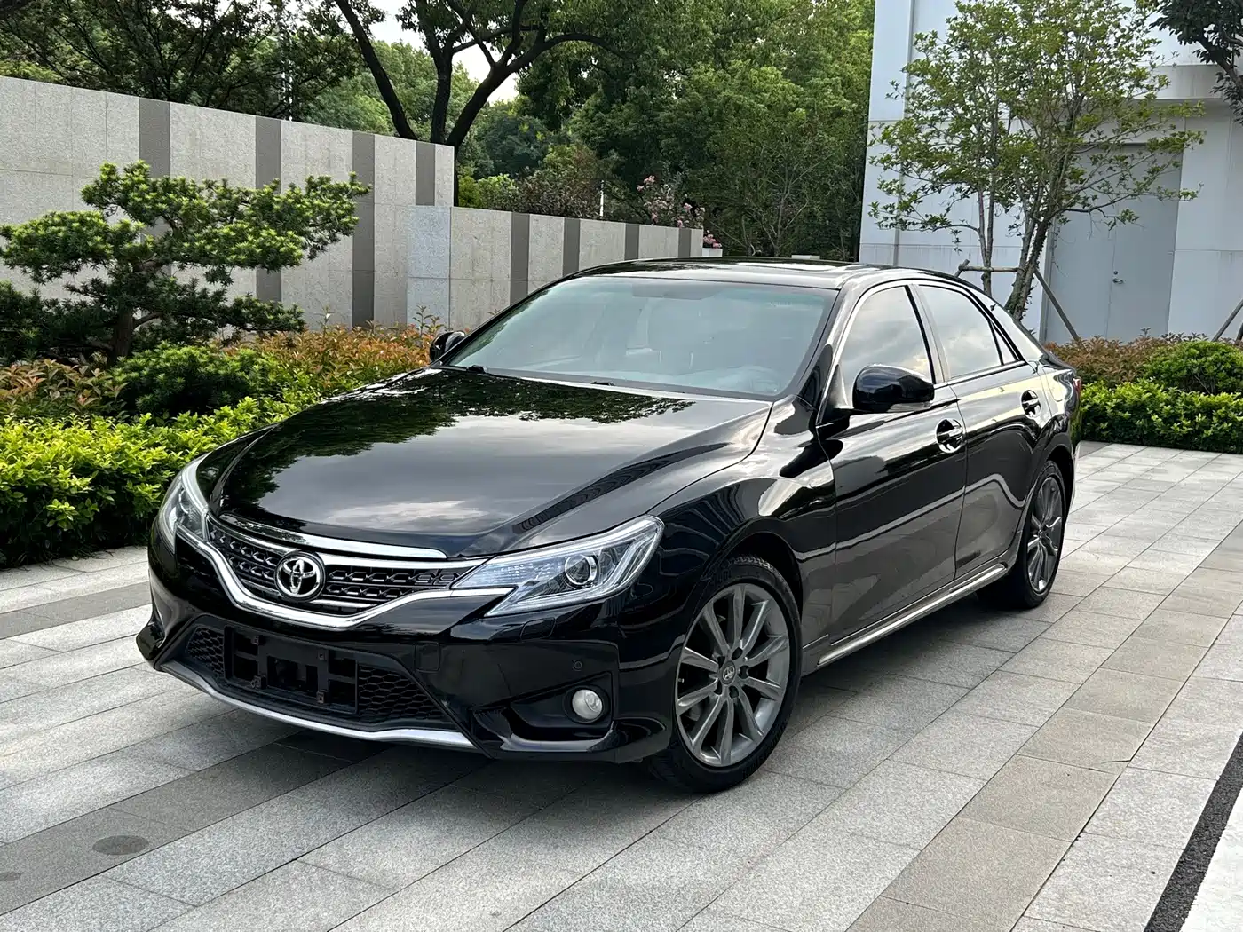 2017 Toyota Reiz