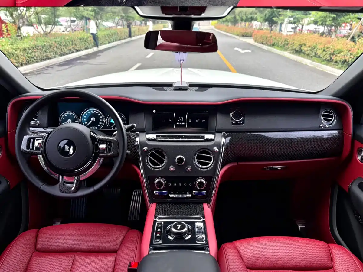 Rolls-Royce Cullinan 2018 4-Seater Version фото 5