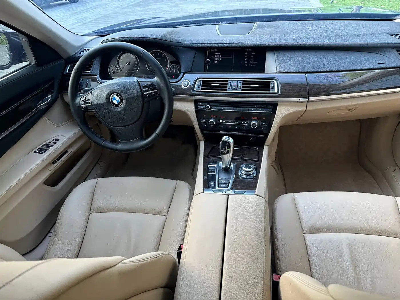BMW 7 Series 2011 730Li Elegance фото 7