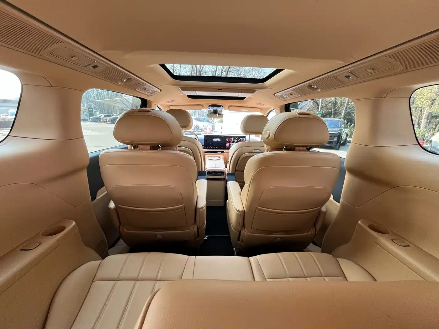 Voyah Auto Voyah Dreamer 2025 PHEV AWD Flagship Kunpeng Edition фото 18