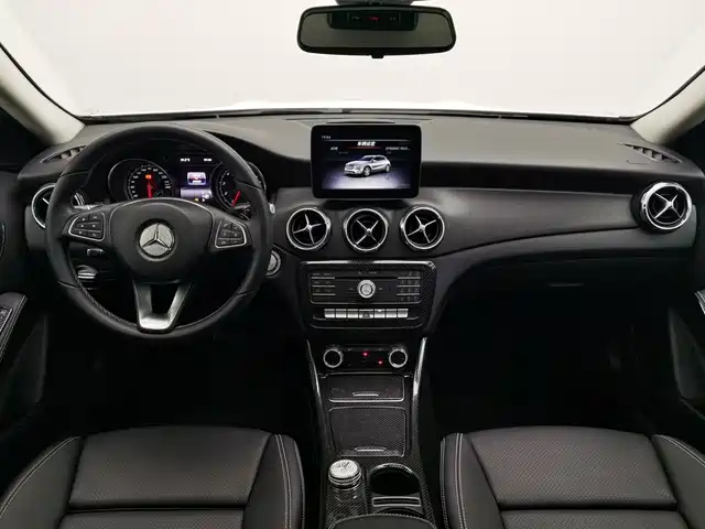 Mercedes-Benz GLA 2017 GLA 200 Dynamic — фото 5