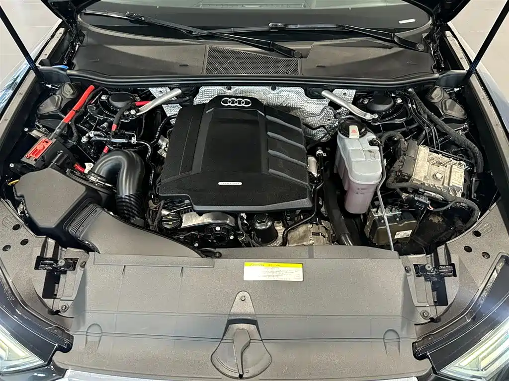 Фото 9 - Audi A6L