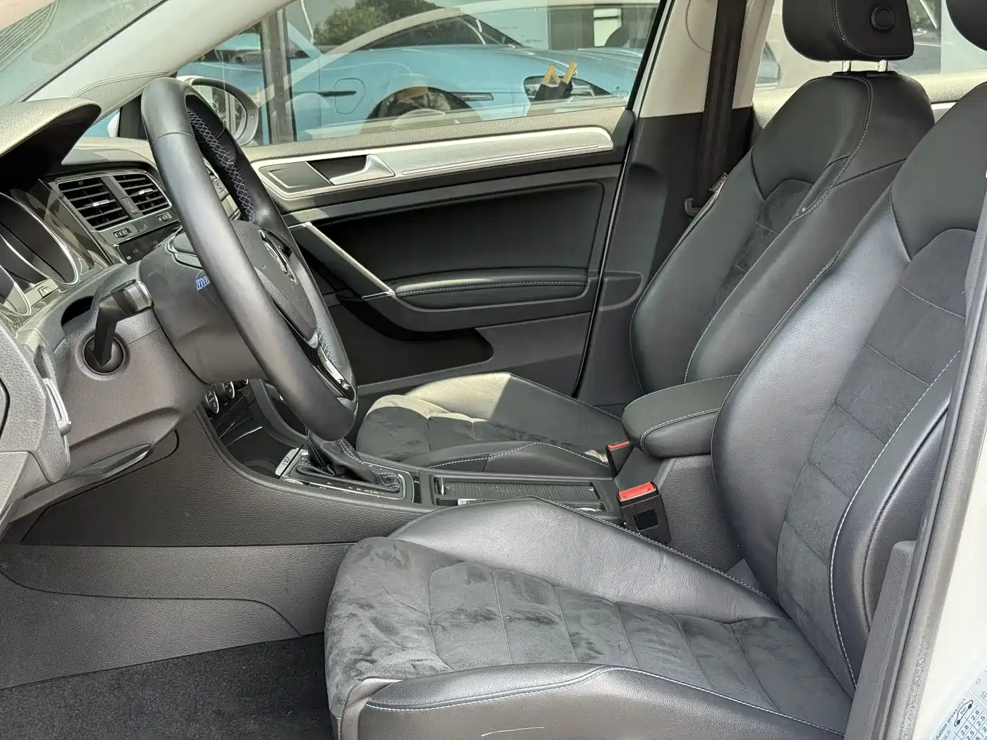 Volkswagen Golf Electric 2020 Chi Pro фото 8