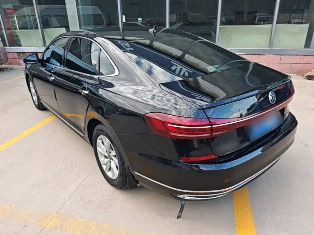 Фото 5 - Volkswagen Passat