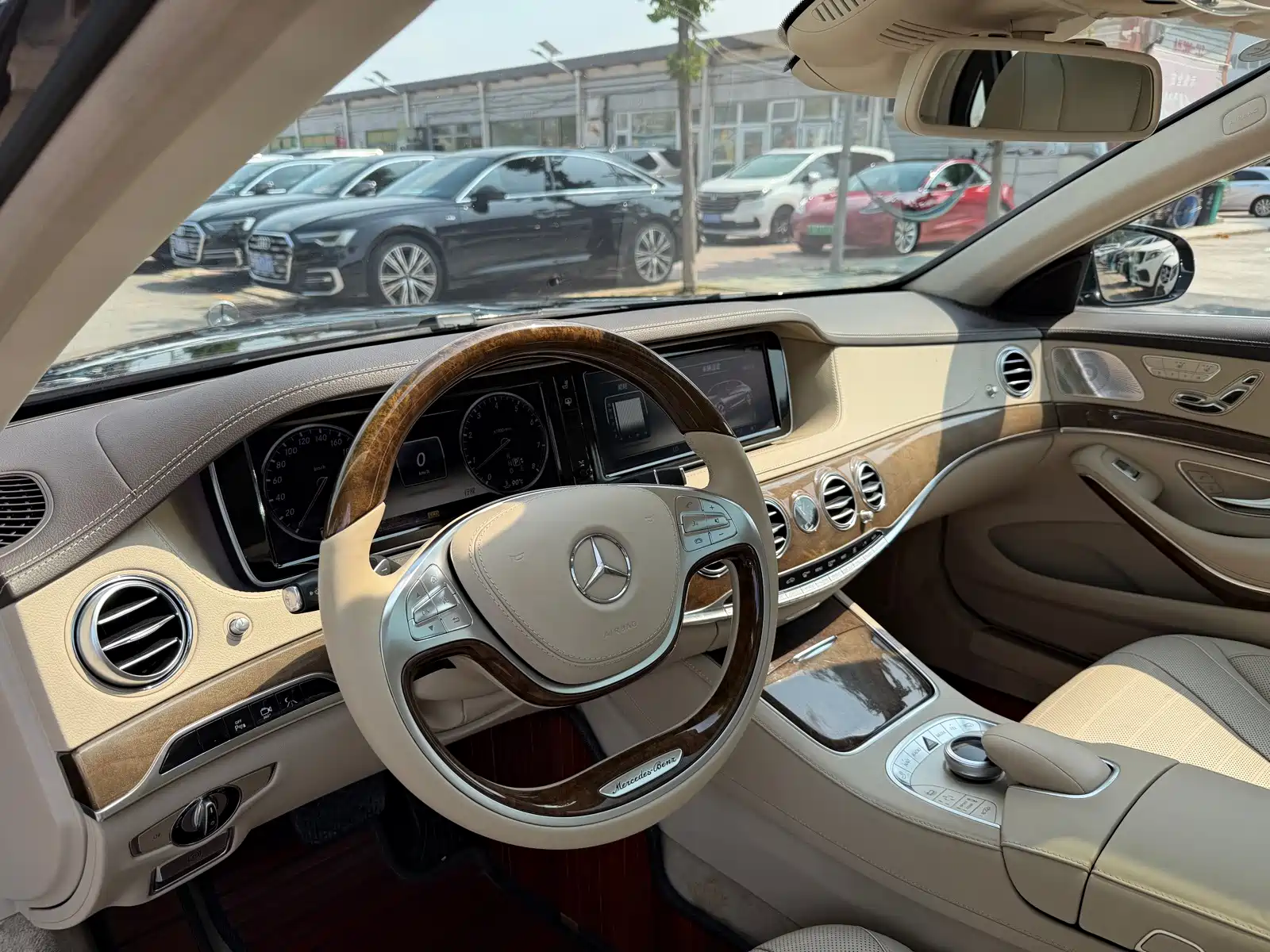 Фото 8 - Mercedes-Benz S-Class