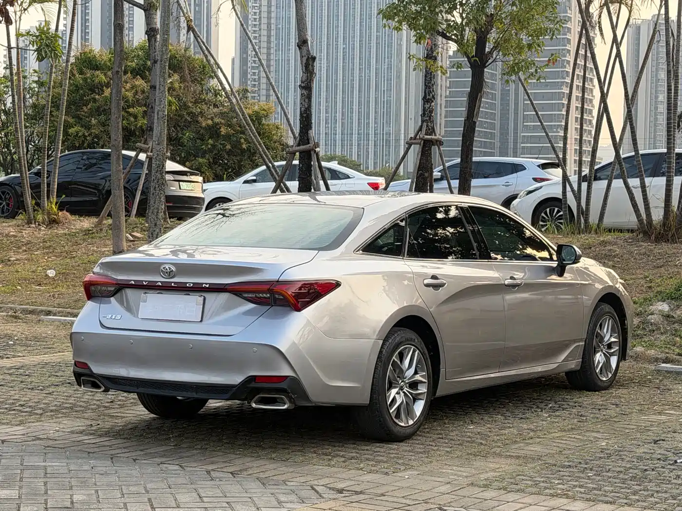 Toyota Avalon 2022 2.0L Progressive Edition фото 7