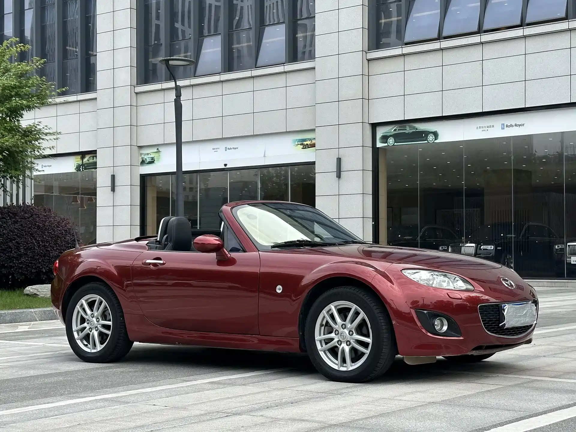 Фото 3 - Mazda MX-5