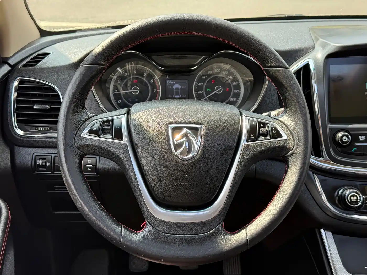 Baojun 560 2016 2016 1.5T Manual Luxury