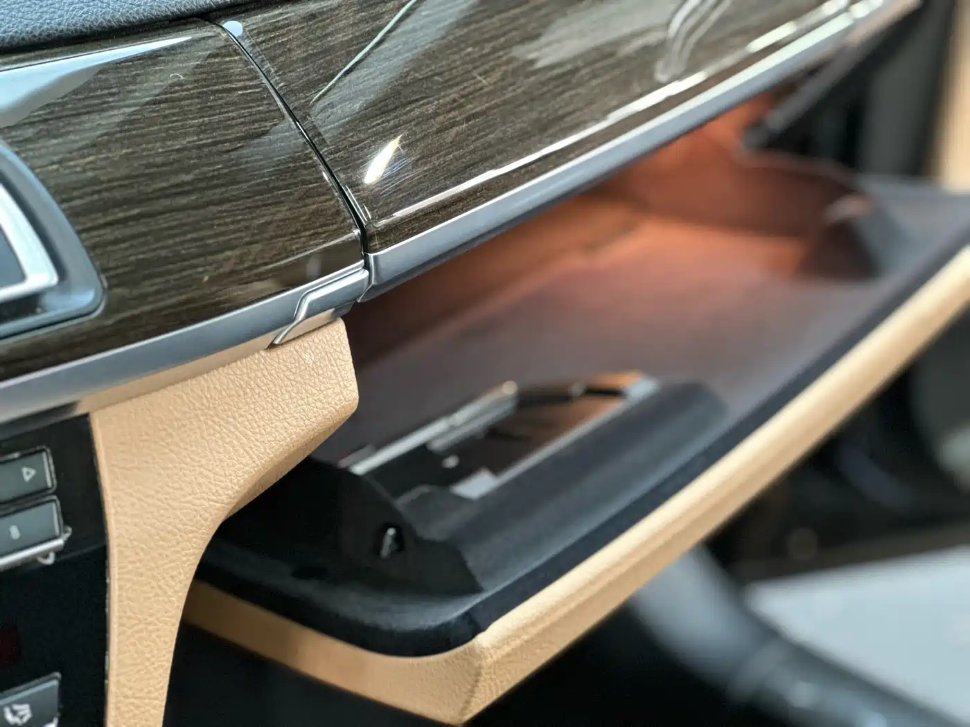 BMW 7 Series 2011 750Li xDrive фото 18