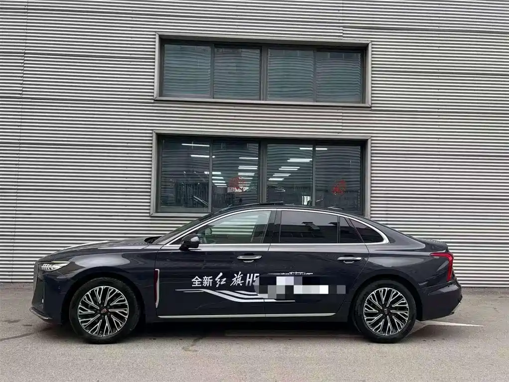 Hongqi H5 2024 2.0T Automatic Smart Connect Flag Leader Edition фото 9