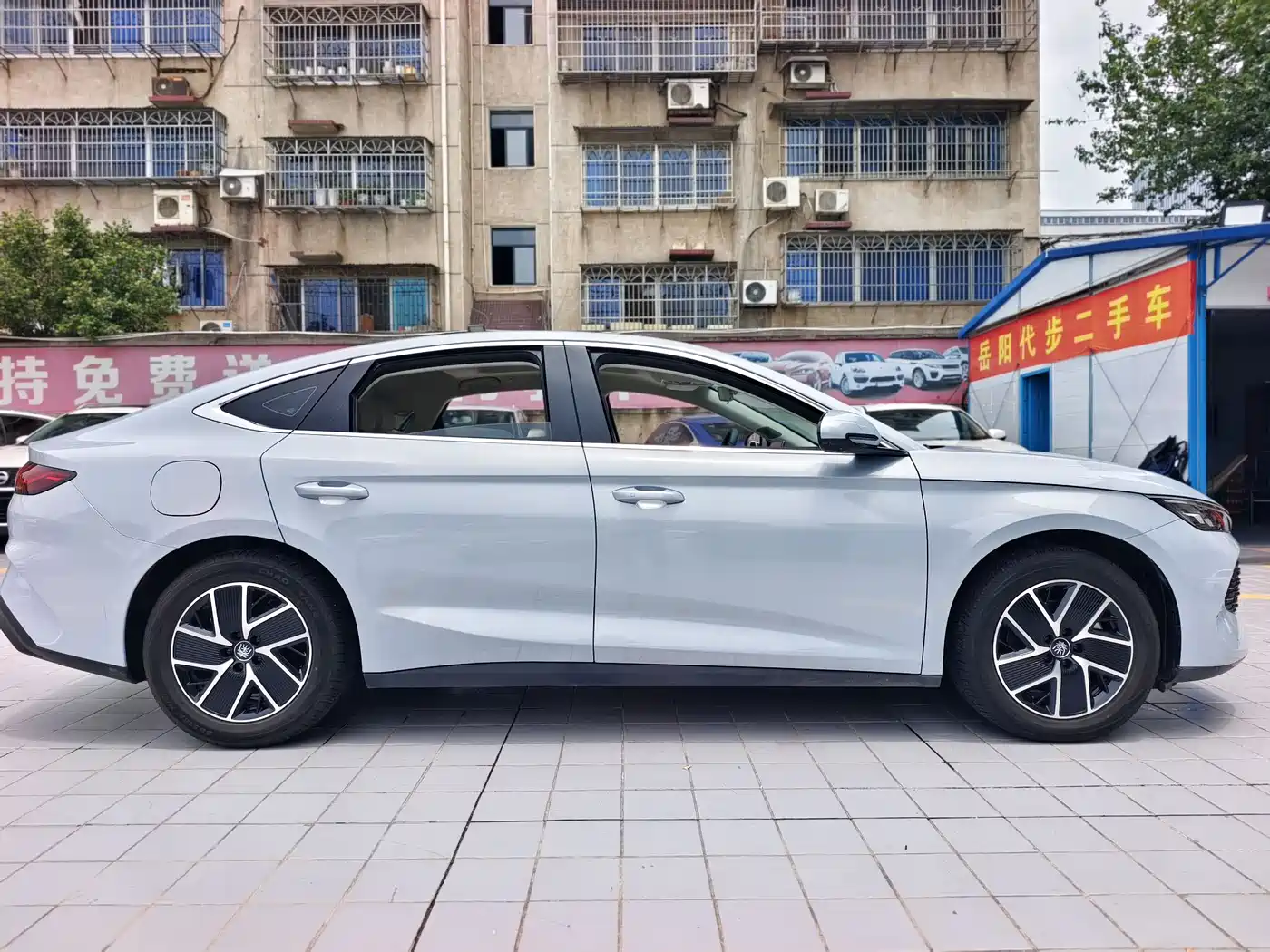 BYD Qin L 2024 DM-i 120KM Superior Edition фото 5
