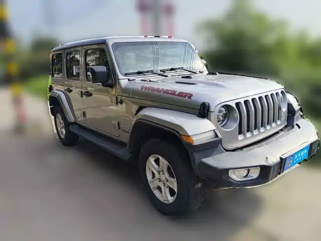 Jeep Wrangler 2021 2.0T Sahara Four-Door — фото 3