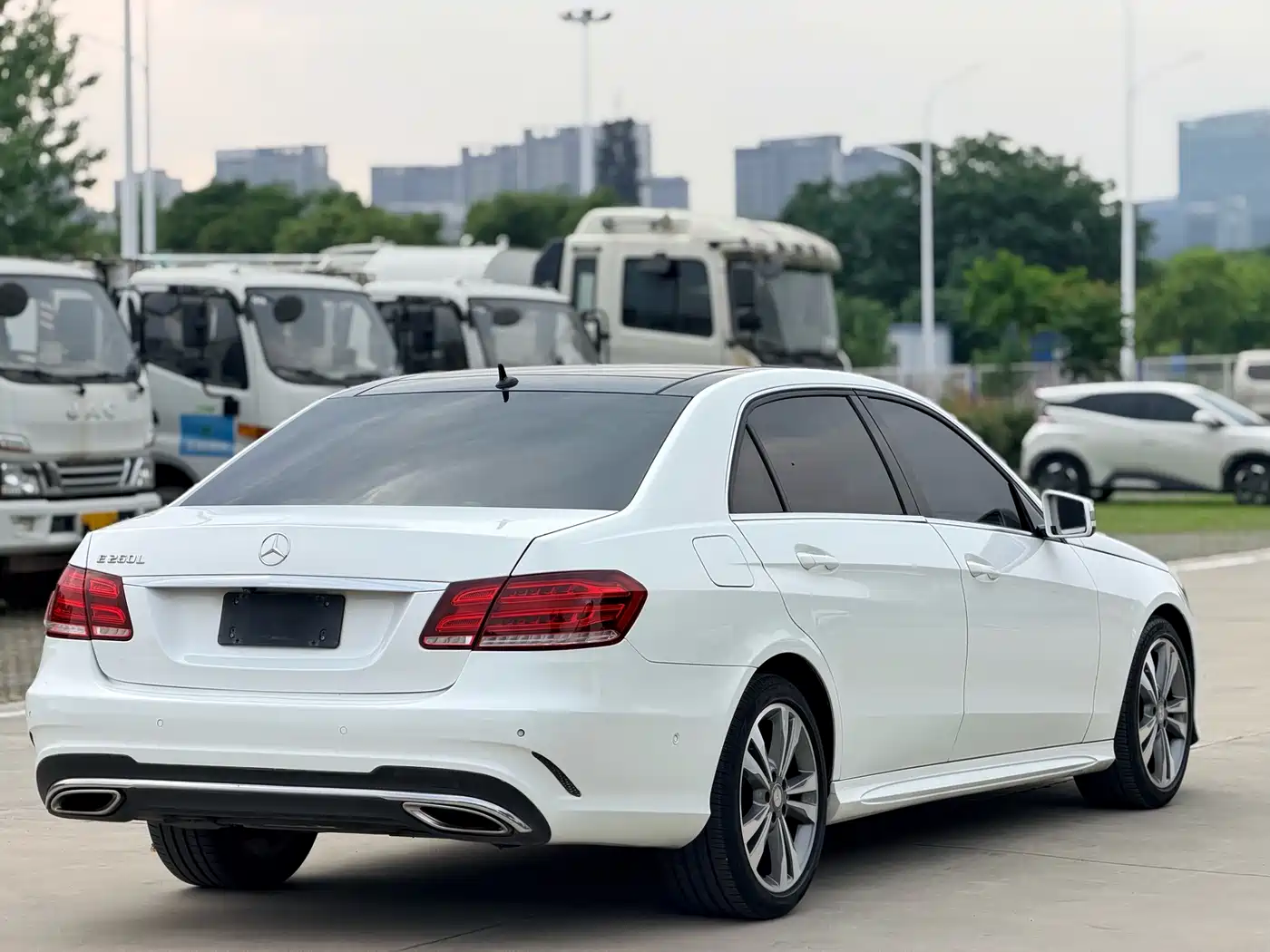 Mercedes-Benz E-Class 2015 Facelift E 260 L Sport фото 6