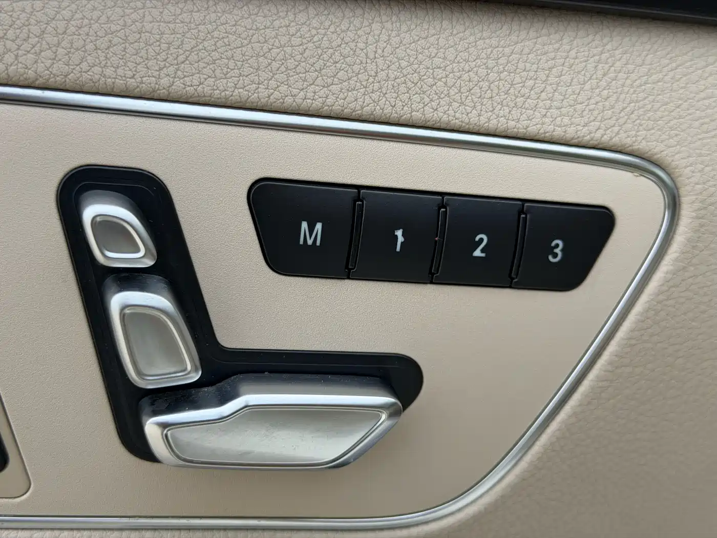 Mercedes-Benz E-Class 2015 Facelift E 260 L Sport фото 16