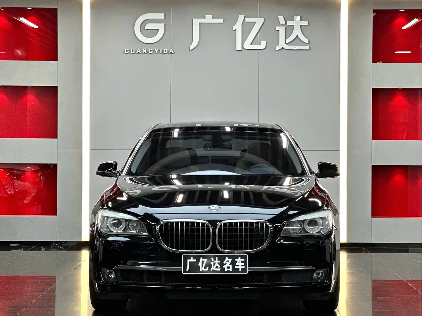 BMW 7 Series 2011 750Li xDrive фото 2