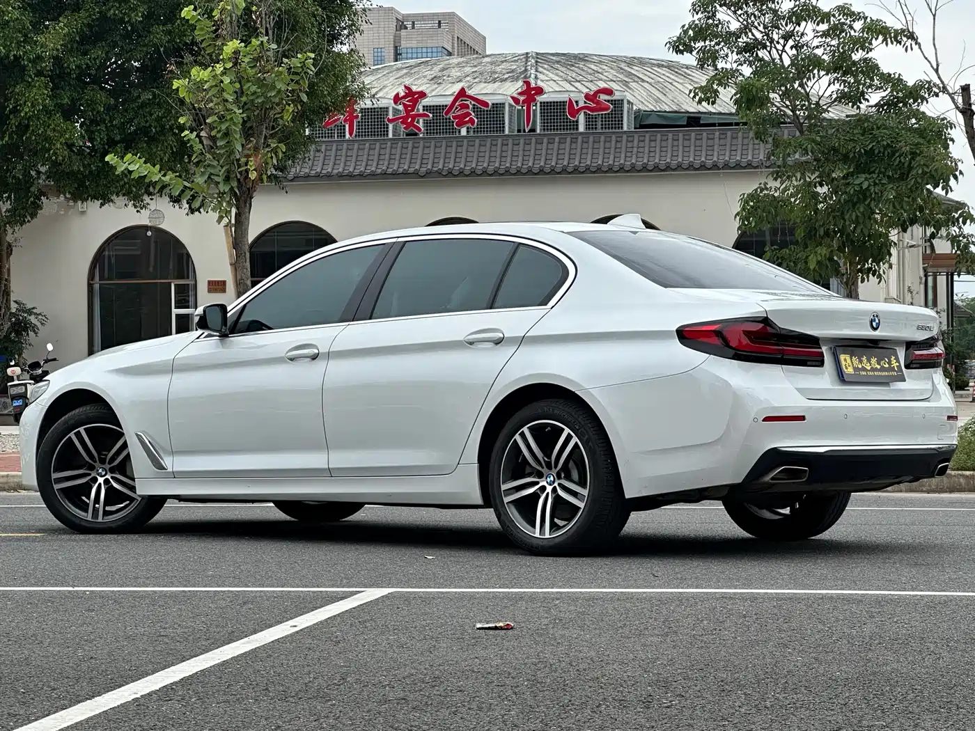 BMW 5 Series 2023 530Li Leading Luxury Package фото 4