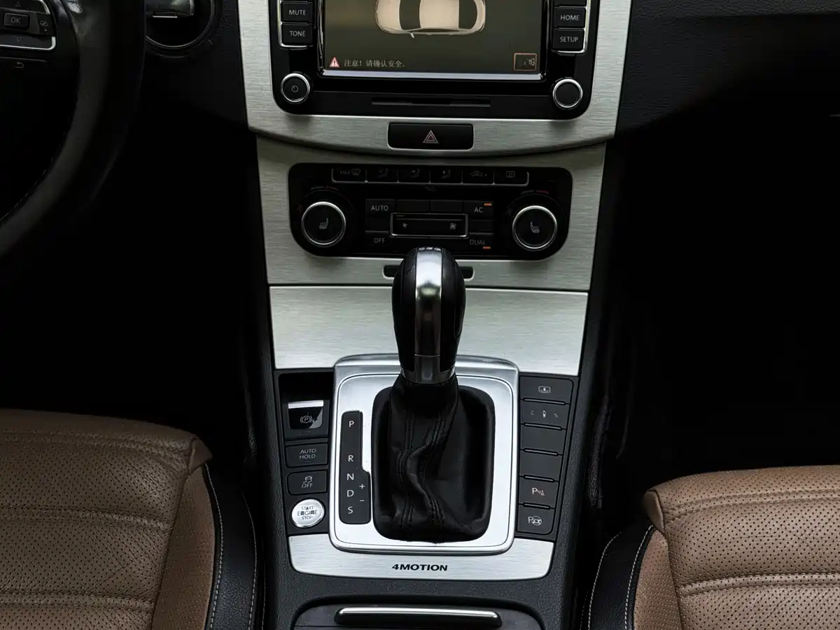Volkswagen CC 2012 3.6FSI R-Line фото 9