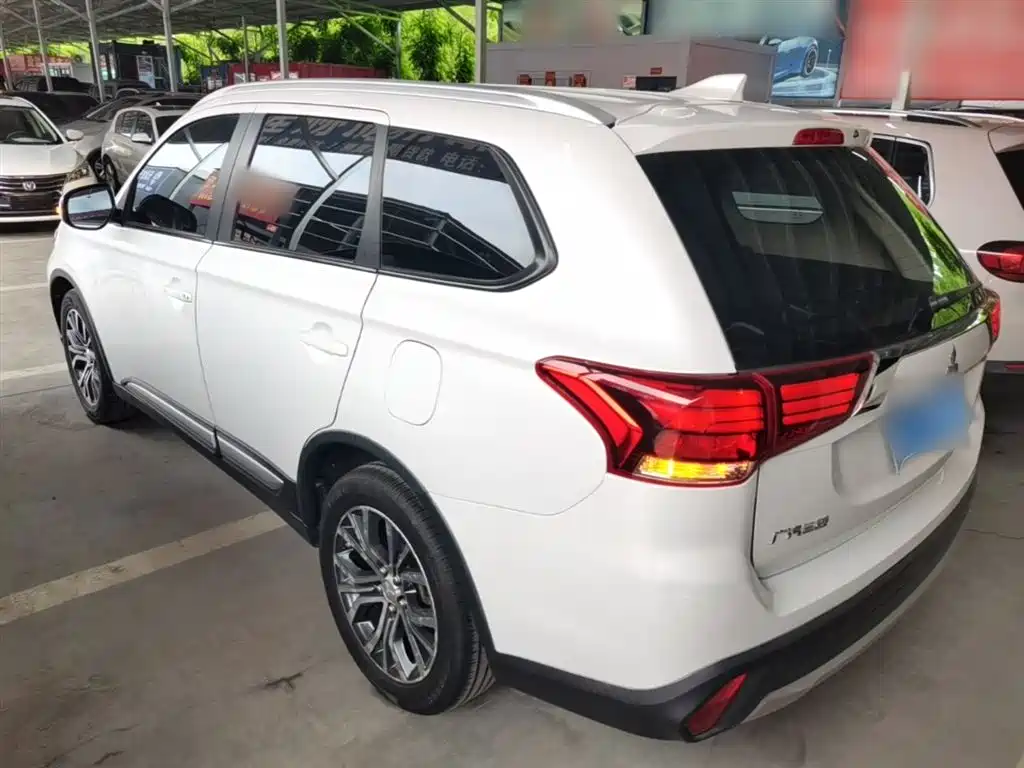 Mitsubishi Outlander 2018 2.0L 2WD Glory Edition 5-seater фото 23