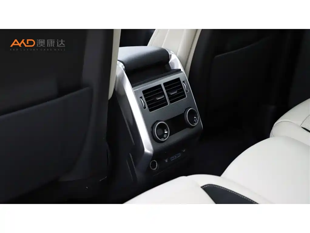 Land Rover Range Rover Sport 2022 3.0 L6 Indigo Flowing Light Edition фото 9