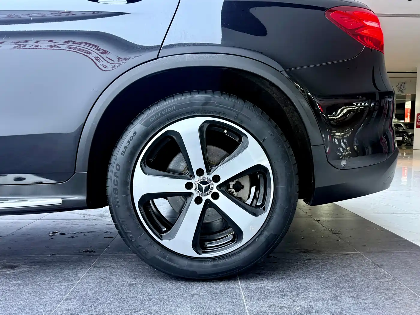 Mercedes-Benz GLC 2018 Facelift GLC 260 4MATIC Luxury фото 14