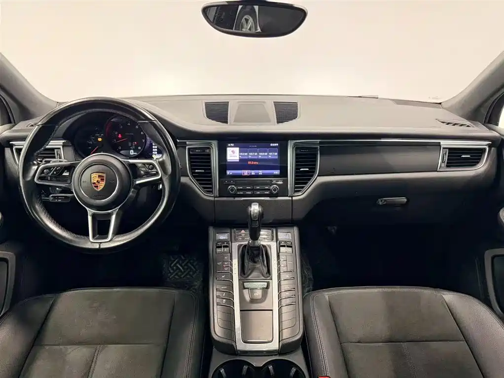 Porsche Macan 2018 Macan 2.0T фото 8