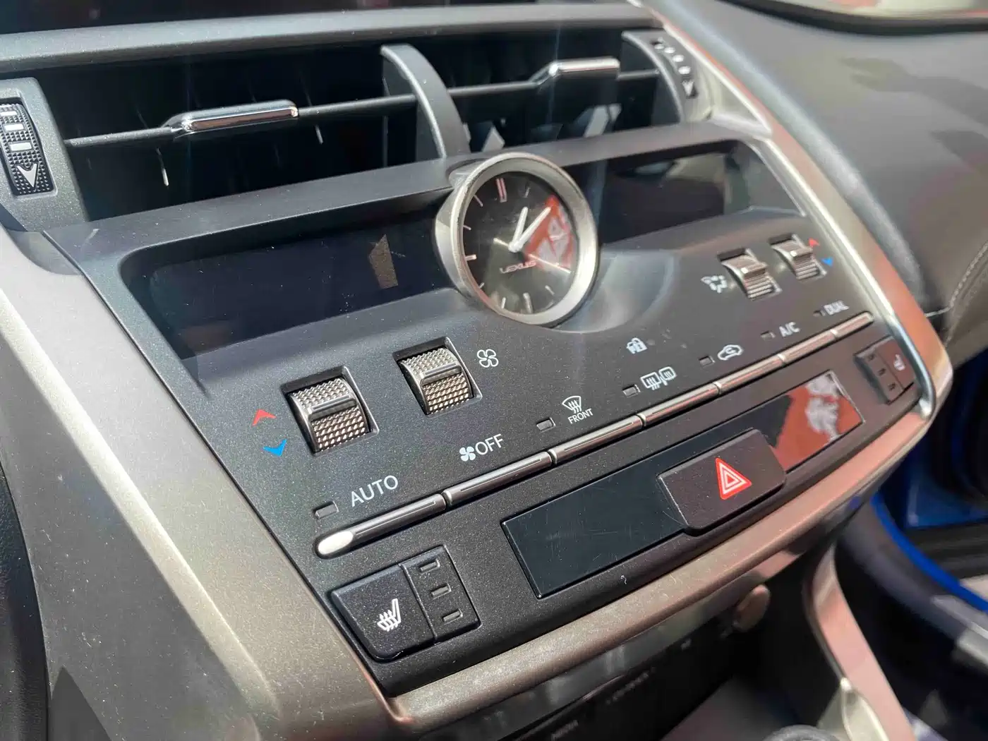 Фото 20 - Lexus NX