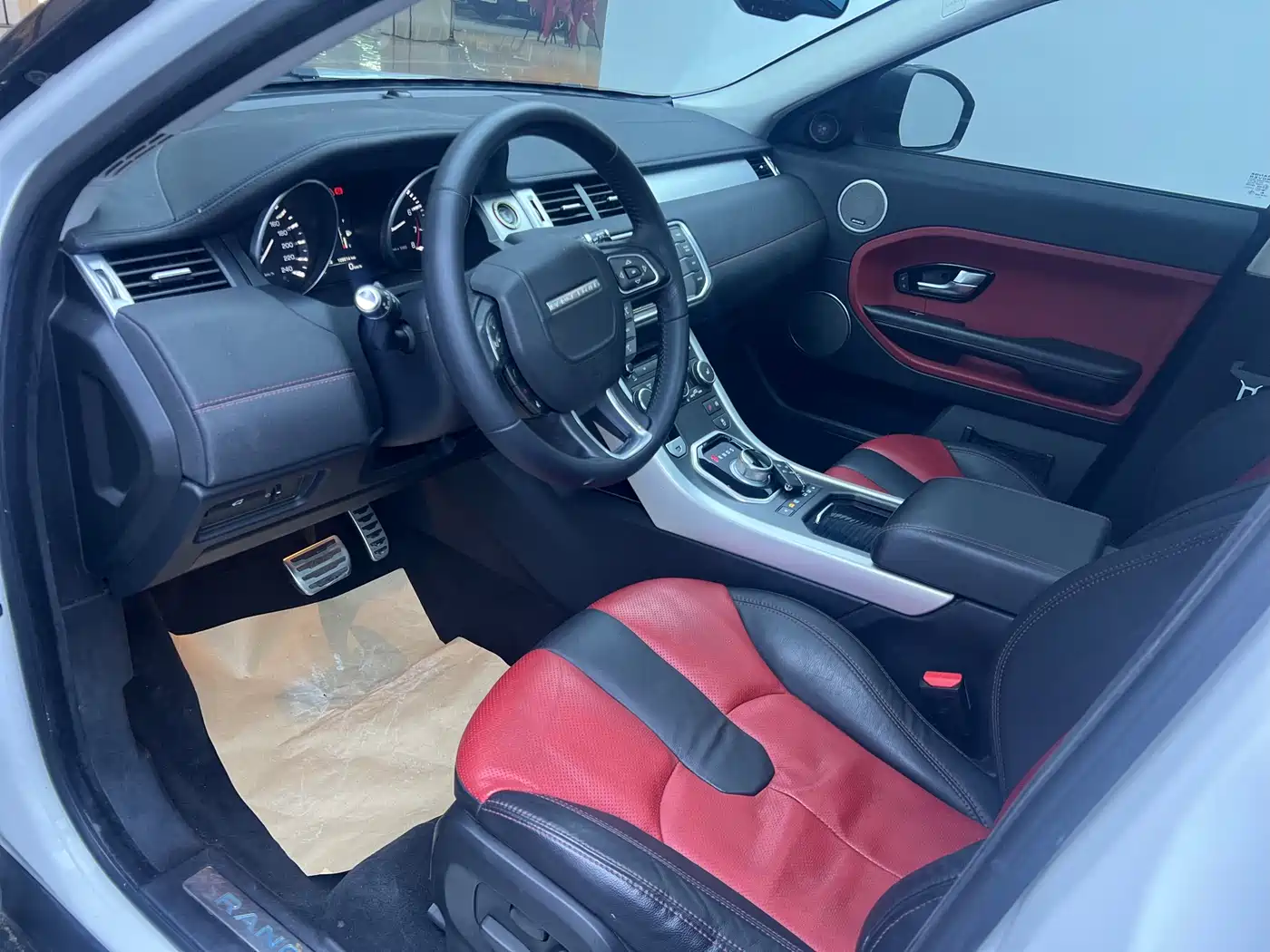 Land Rover Range Rover Evoque (Import) 2014 2.0T 5-door Brilliance Sport фото 8