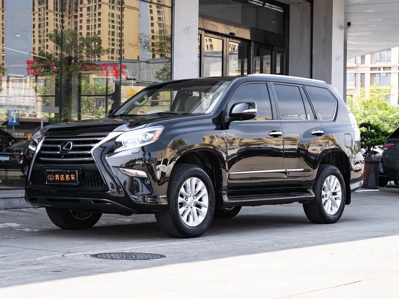 Фото 1 - Lexus GX