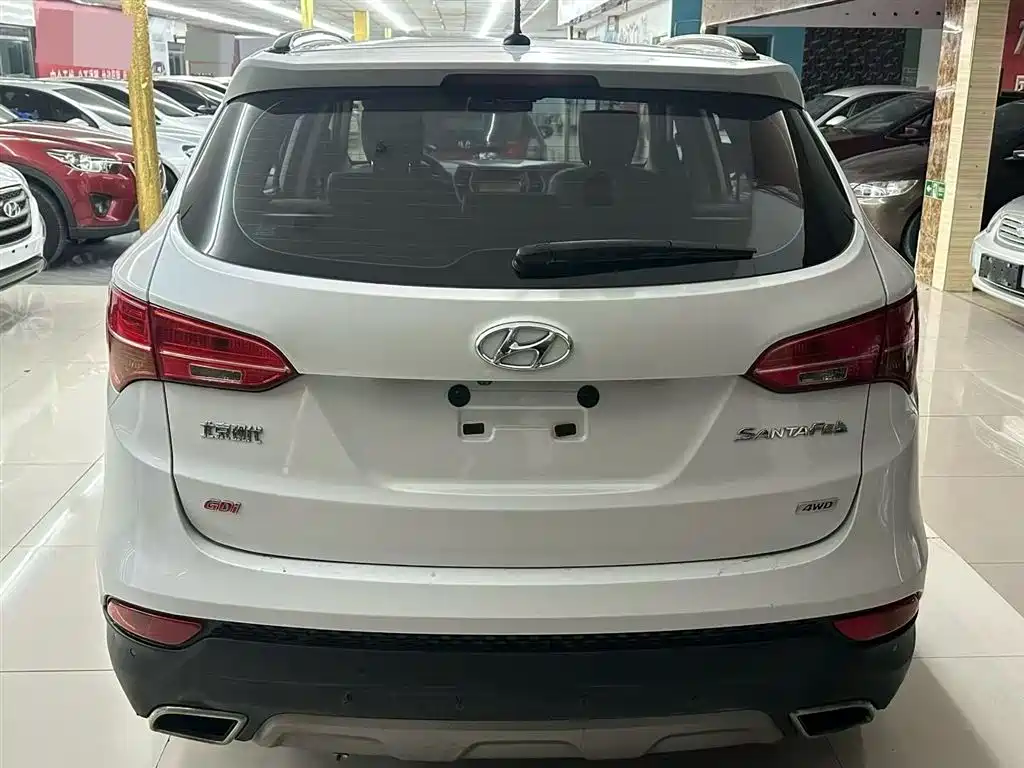 Hyundai Santa Fe 2013 Facelift 2.4L Automatic 4WD Smart фото 5